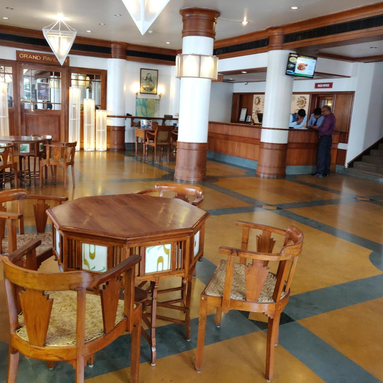 Grand Hotel Kochi Exterior foto